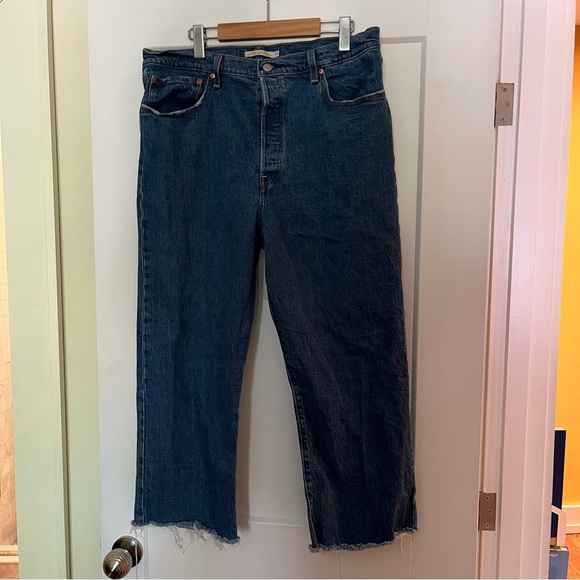 Levi's Ribcage Straight Cropped Frayed Hem Jeans - Picture 2 of 6